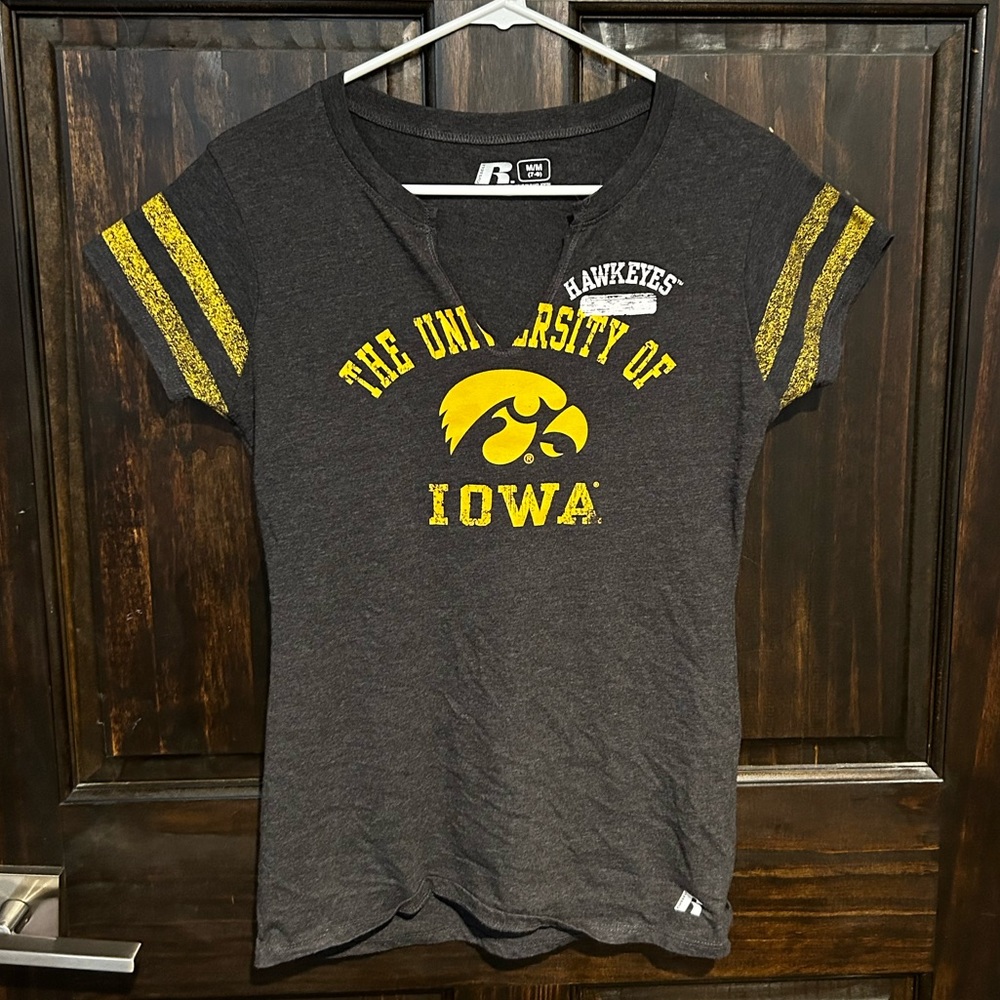 Iowa Hawkeyes Ripped V-Neck T-Shirt